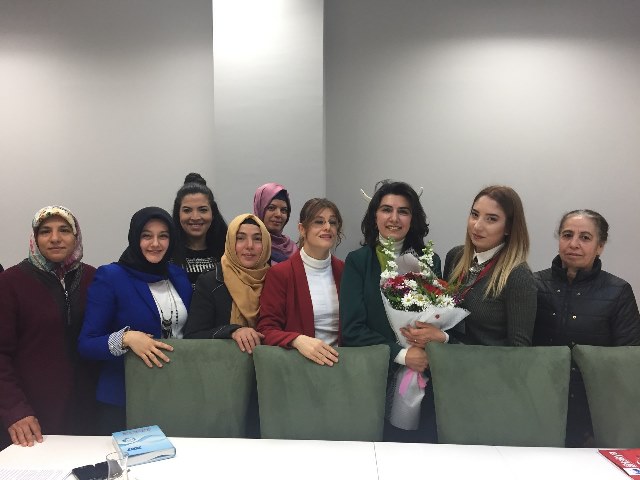 Antakya Belediyesinden annelere ergenlik semineri