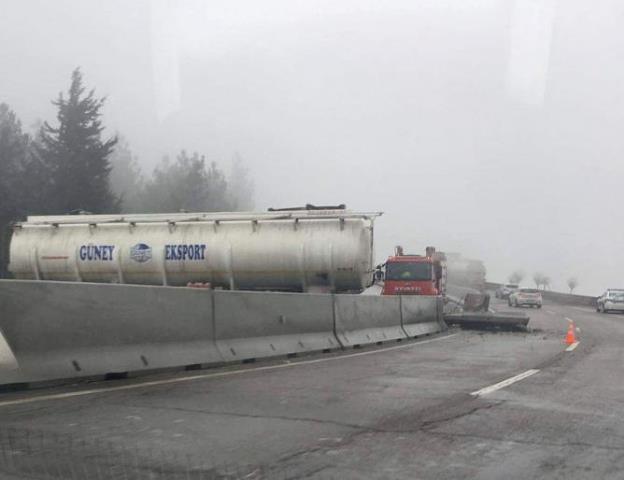 Belende Tankerin sis ve yağış kazası yolu kapattı
