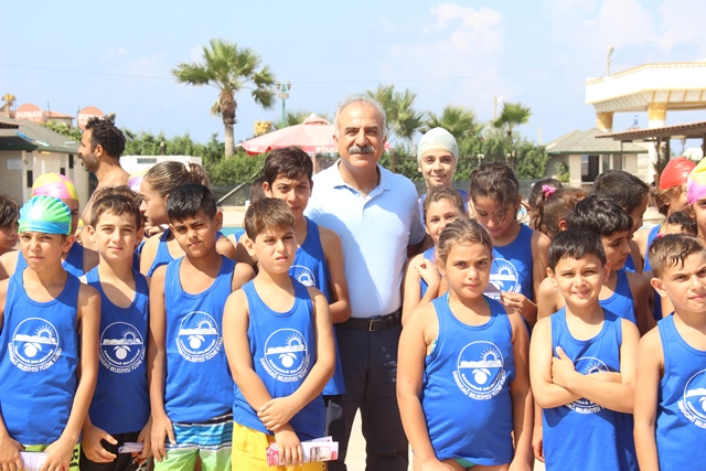 Samandağ belediyesi nden 800 çocuğa yüzme kursu