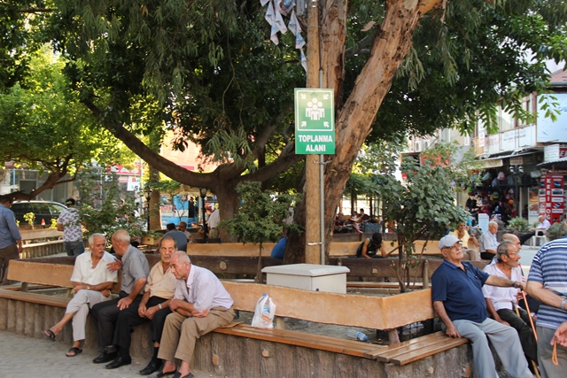 Samandağ da acil toplanma alanları levhalandırıldı