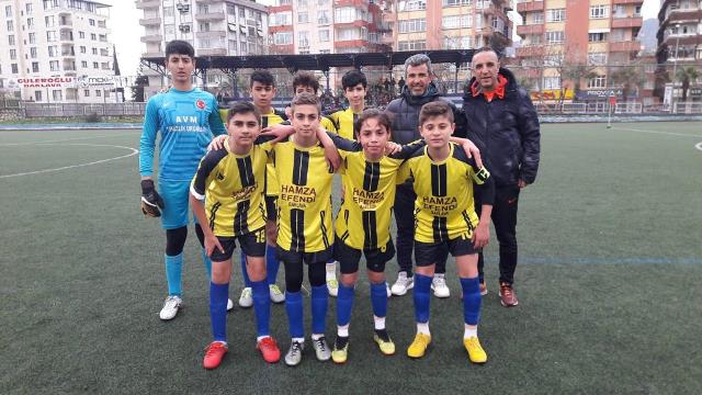 Hatay Beyhan Gençay Ortaokulu Futbol Takımı Hatay Şampiyonu