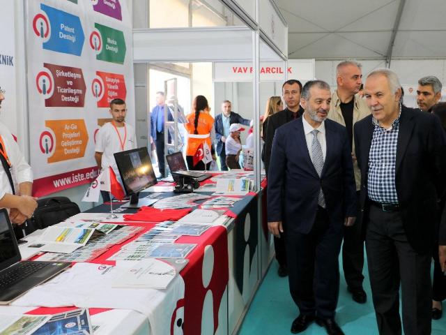 Vali Ata birinci İskenderun kitap fuarın da