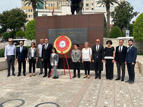 Eczacılık sağlık sisteminin kilit taşıdır