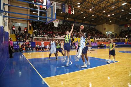 Melekler fazla direnemedi